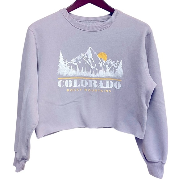 Hollister Cropped Crewneck Sweatshirt XS Lavender Raw Hem Colorado Graphic - Picture 1 of 6
